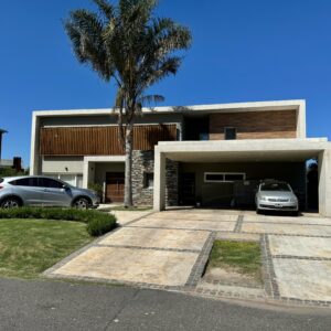 Venta casa en B Cdo Bella Vista Chico