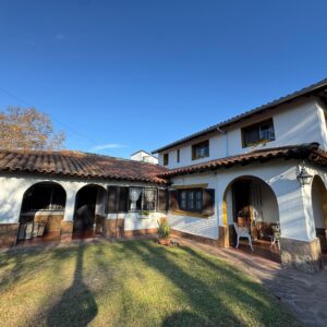 Venta casa estilo colonial en Bella Vista