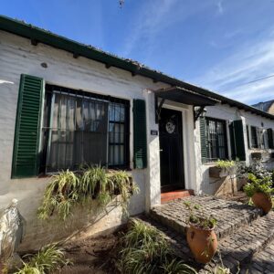 Venta casa en calle con Seguridad