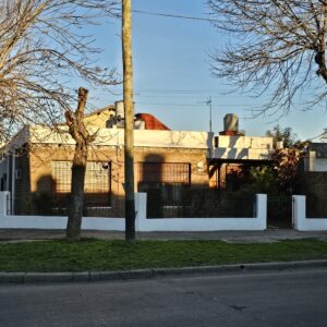 Venta casa en una planta en Bella Vista