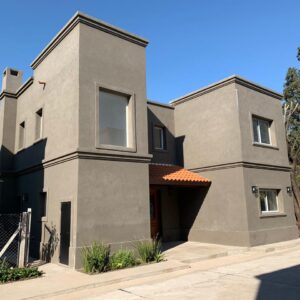 Venta casa en B° con Portón en excelente ubicación
