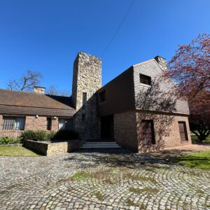 Venta excelente casa en Muñiz
