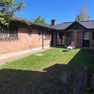 Venta casa en una planta en Bella Vista joven